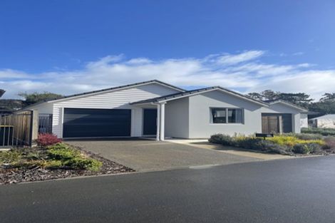 Photo of property in 11 Cartographer Way, Whitby, Porirua, 5024