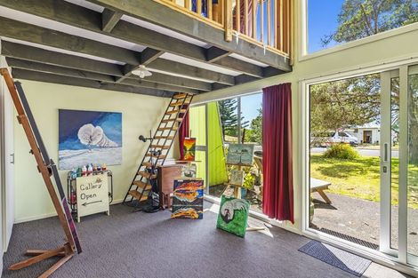 Photo of property in 41 Queens Road, Waikanae Beach, Waikanae, 5036