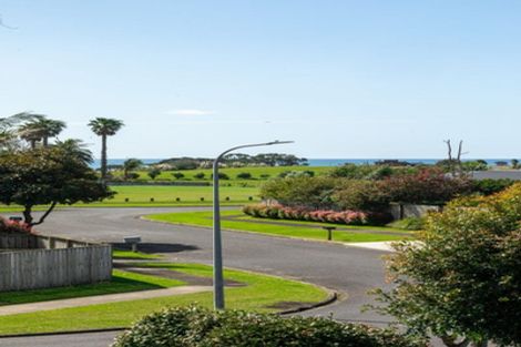 Photo of property in 10 Adela Stewart Drive West, Athenree, Katikati, 3177