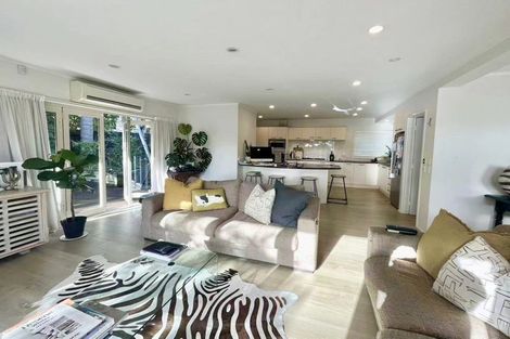 Photo of property in 10 Dodson Avenue, Milford, Auckland, 0620