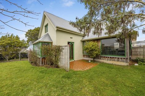 Photo of property in 33 Eastbourne Street, Caversham, Dunedin, 9012