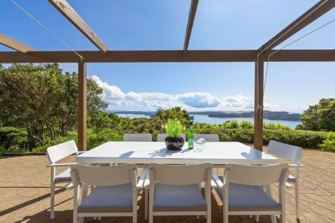 Photo of property in 70 Ngarewa Drive, Mahurangi West, Warkworth, 0983