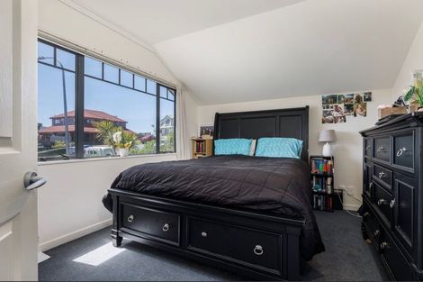 Photo of property in 12a Landsdowne Terrace, Karori, Wellington, 6012