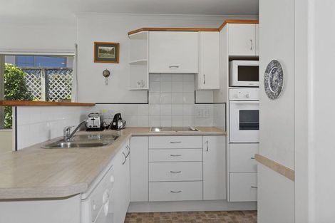 Photo of property in 19 Lakeridge Close, Rangatira Park, Taupo, 3330