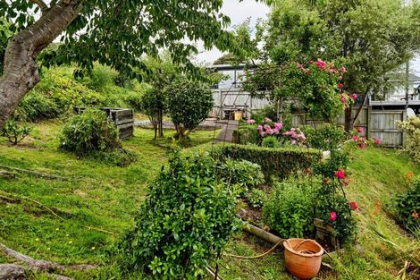 Photo of property in 18 Te Pari Pari Road, Pukerua Bay, 5026