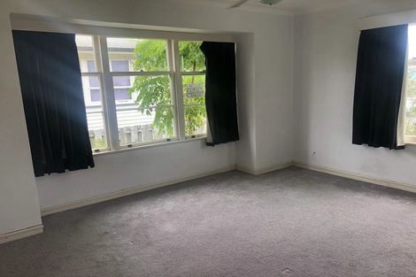 Photo of property in 34 Roberts Avenue, Bayswater, Auckland, 0622