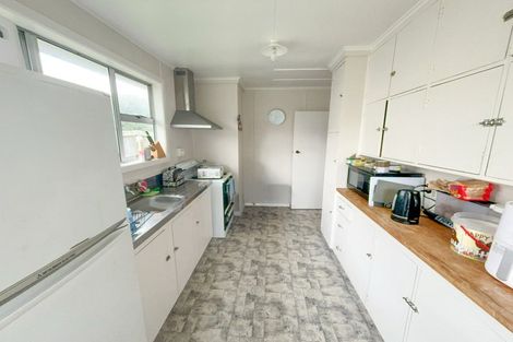 Photo of property in 4 Norfolk Grove, Cannons Creek, Porirua, 5024