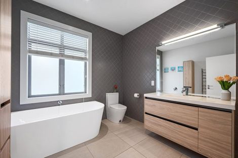 Photo of property in 51 Milford Road, Milford, Auckland, 0620