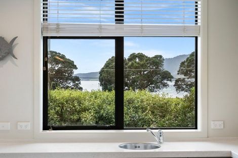 Photo of property in 16 Fred Carr Place, One Tree Point, 0118