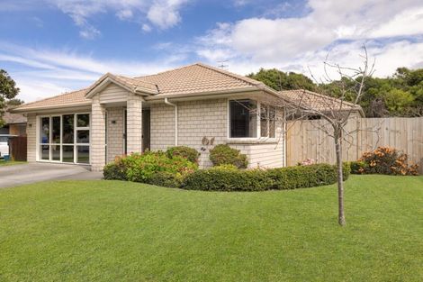 Photo of property in 33 Seabreeze Place, Papamoa Beach, Papamoa, 3118