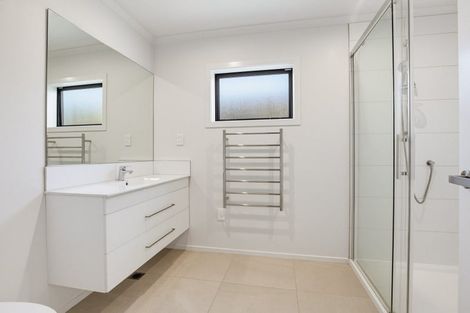Photo of property in 23/9 Surrey Street, Tawa, Wellington, 5028