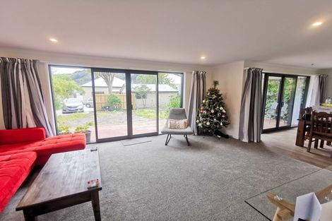 Photo of property in 16 Rollin Street, Heathcote Valley, Christchurch, 8022