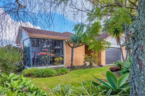 Photo of property in 9 Westpark Drive, West Harbour, Auckland, 0618