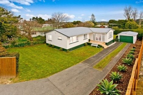 Photo of property in 540 Glenfield Road, Glenfield, Auckland, 0629