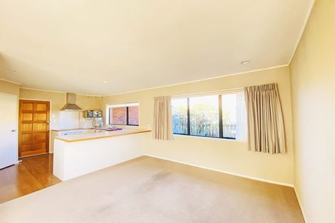 Photo of property in 38 West Fairway, Golflands, Auckland, 2013