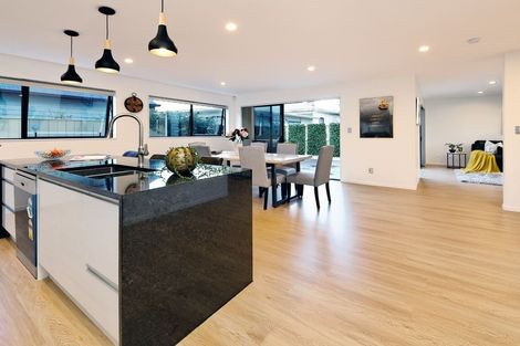 Photo of property in 46b Willerton Avenue, New Lynn, Auckland, 0600