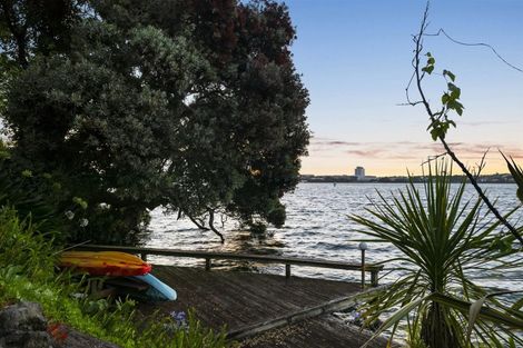 Photo of property in 1/248 Hurstmere Road, Takapuna, Auckland, 0622