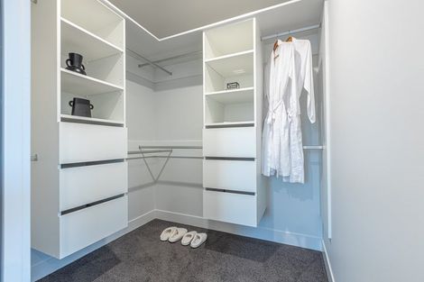 Photo of property in 32 Memorial Drive, Hokowhitu, Palmerston North, 4410