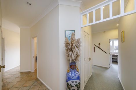 Photo of property in 4 The Oaks, Awapuni, Palmerston North, 4412