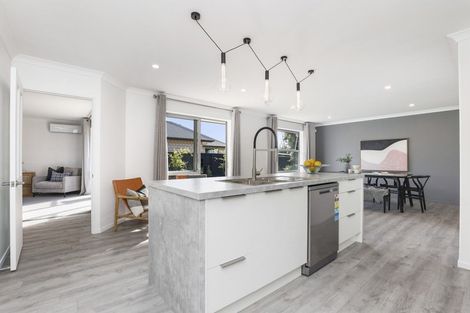 Photo of property in 18 Farleigh Close, Huntington, Hamilton, 3210