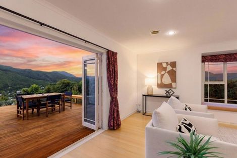 Photo of property in 85 Emerald Hill Drive, Birchville, Upper Hutt, 5018