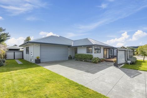 Photo of property in 14 Lakemere Way, Kinloch, Taupo, 3377