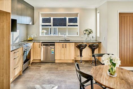 Photo of property in 28b Mana Esplanade, Paremata, Porirua, 5026