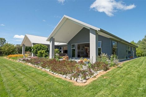 Photo of property in 10 Birdie Way, Martinborough, 5711