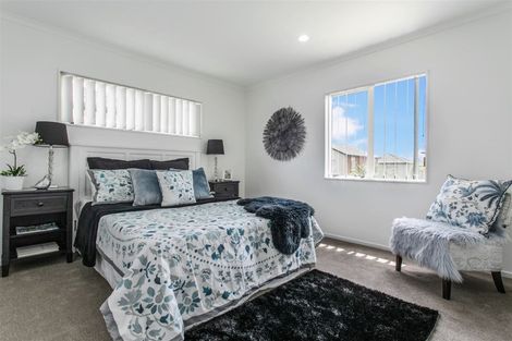 Photo of property in 34 Brashier Circle, Sunnyvale, Auckland, 0612