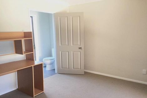 Photo of property in 24 Jillteresa Crescent, Half Moon Bay, Auckland, 2012