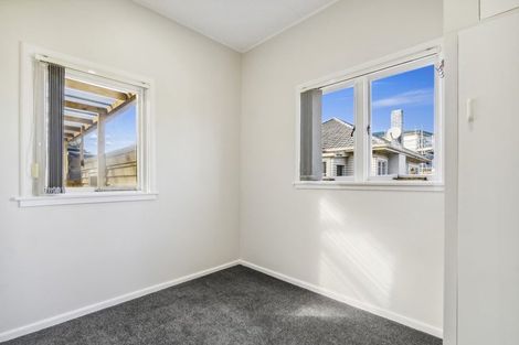 Photo of property in 22 Ranfurly Road, Papatoetoe, Auckland, 2104