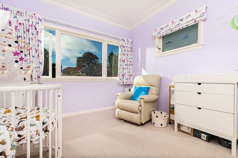 Photo of property in 1/27 Summer Street, Stanley Point, Auckland, 0624