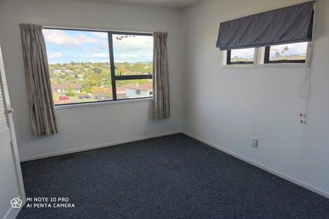 Photo of property in 23 Leiden Place, Totara Vale, Auckland, 0629
