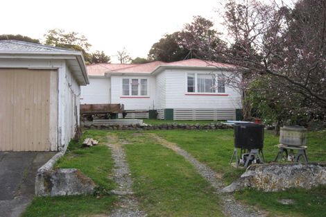 Photo of property in 16 Lees Grove, Wainuiomata, Lower Hutt, 5014