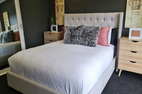 Photo of property in 4 Nadine Place, Mangere Bridge, Auckland, 2022