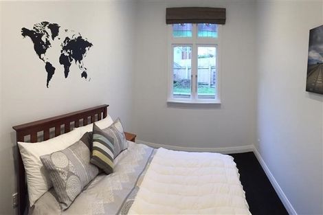 Photo of property in 203 Sutherland Road, Lyall Bay, Wellington, 6022