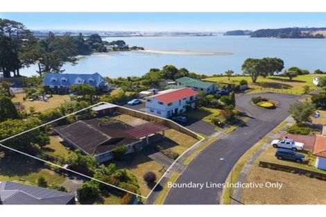 Photo of property in 3 Heron Place, Waiuku, 2123