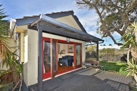 Photo of property in 123 Bowhill Road, New Brighton, Christchurch, 8083