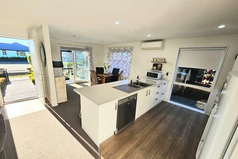 Photo of property in 32 Whakatipu Street, Pegasus, 7612