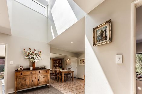 Photo of property in 2/25 Knights Road, Rothesay Bay, Auckland, 0630