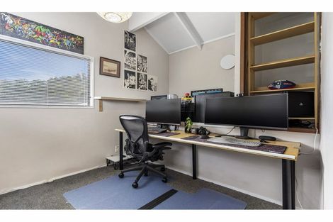 Photo of property in 19 Palmetto Place, Goodwood Heights, Auckland, 2105