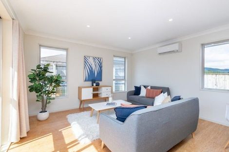 Photo of property in 72 Sunstone Crescent, Timberlea, Upper Hutt, 5018