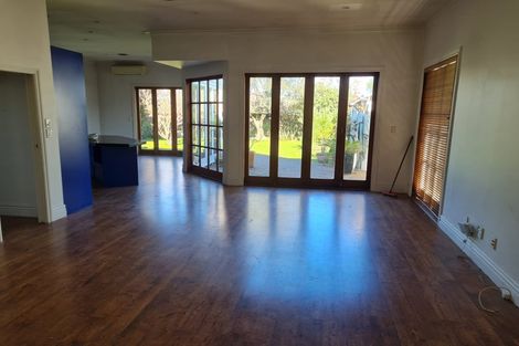 Photo of property in 31 Sutherland Road, Point Chevalier, Auckland, 1025