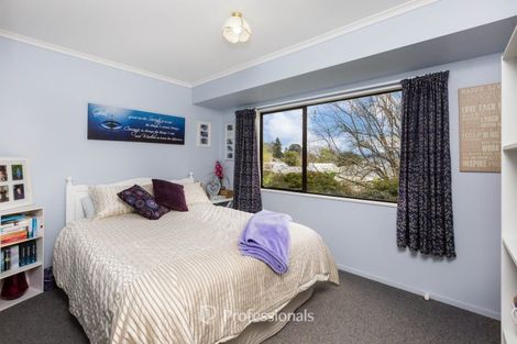 Photo of property in 11 Monarch Grove, Maoribank, Upper Hutt, 5018