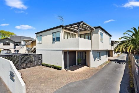 Photo of property in 2/1161 Victoria Street, Whitiora, Hamilton, 3200