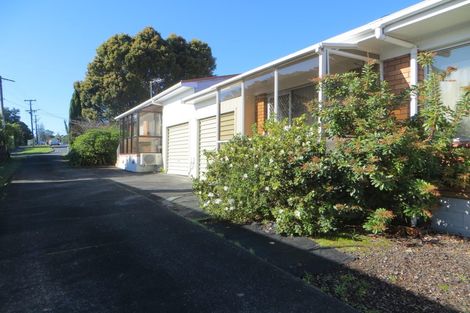 Photo of property in 2/17 Captain Scott Road, Glen Eden, Auckland, 0602