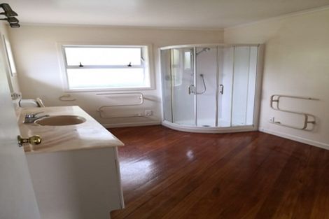 Photo of property in 34 Glenfern Road, Mellons Bay, Auckland, 2014