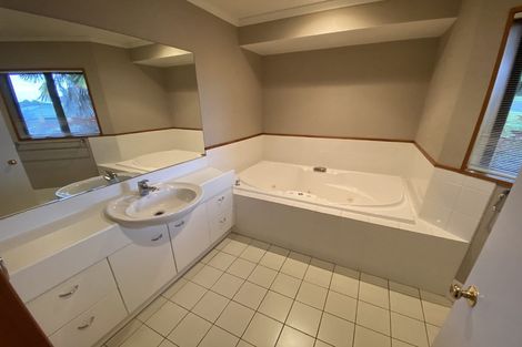 Photo of property in 43 Greenfield Drive, Western Heights, Hamilton, 3200