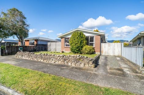 Photo of property in 75 Pasadena Crescent, Totara Park, Upper Hutt, 5018