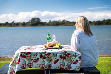 Photo of property in 35 Waione Avenue, Athenree, Waihi Beach, 3177